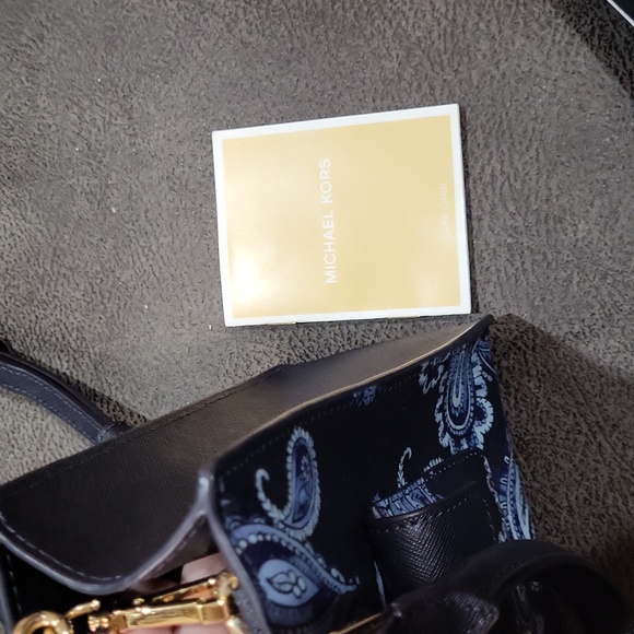 Michael Kors Purse - Picture 11 of 17